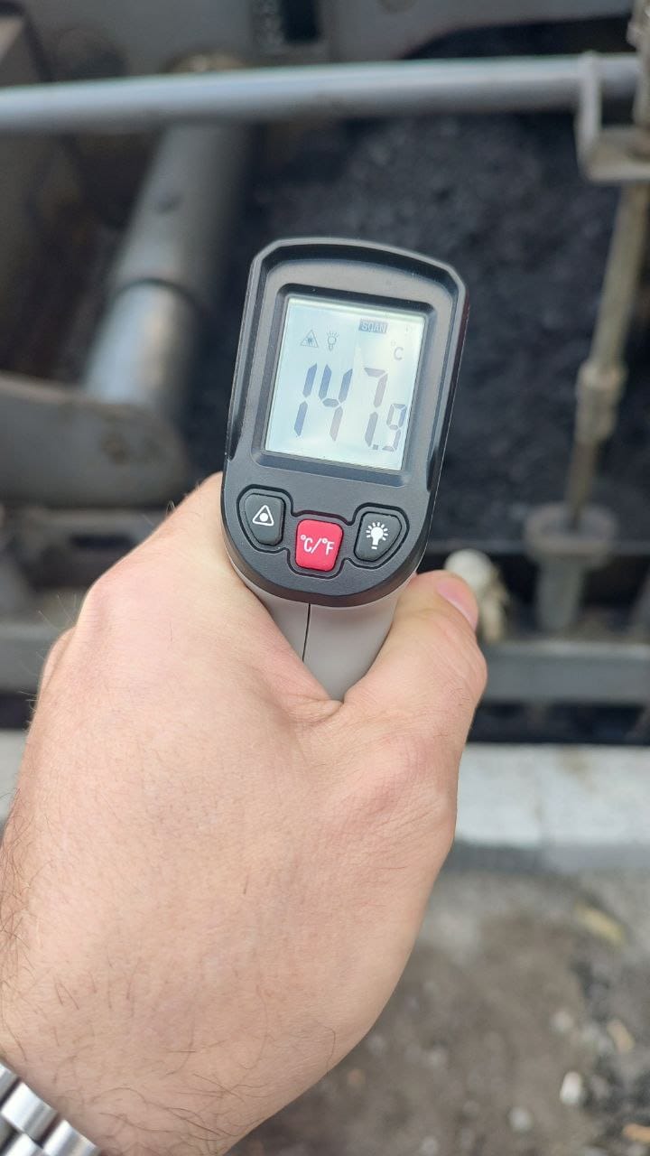 Замер температуры смеси на укладке: 147,9 °C